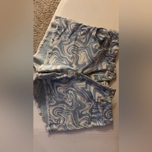 size 5 rue 21 patterned jean shorts